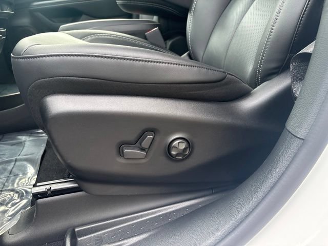 New 2027 Chrysler Pacifica Select w/ Family Tech Group AWD/4WD image 11