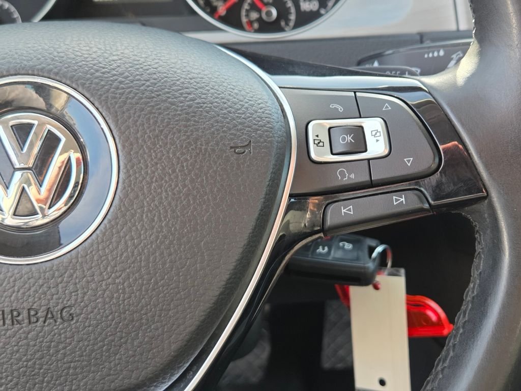 Used 2015 Volkswagen Golf S FWD image 26