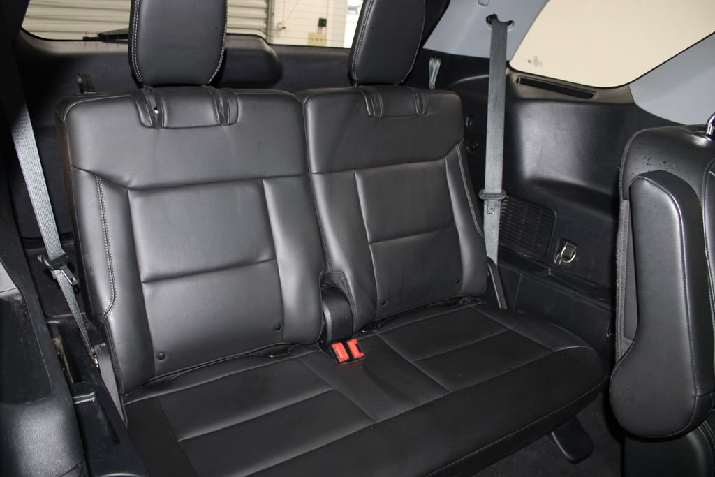 Used 2022 Ford Explorer XLT w/ Equipment Group 202A AWD/4WD image 33