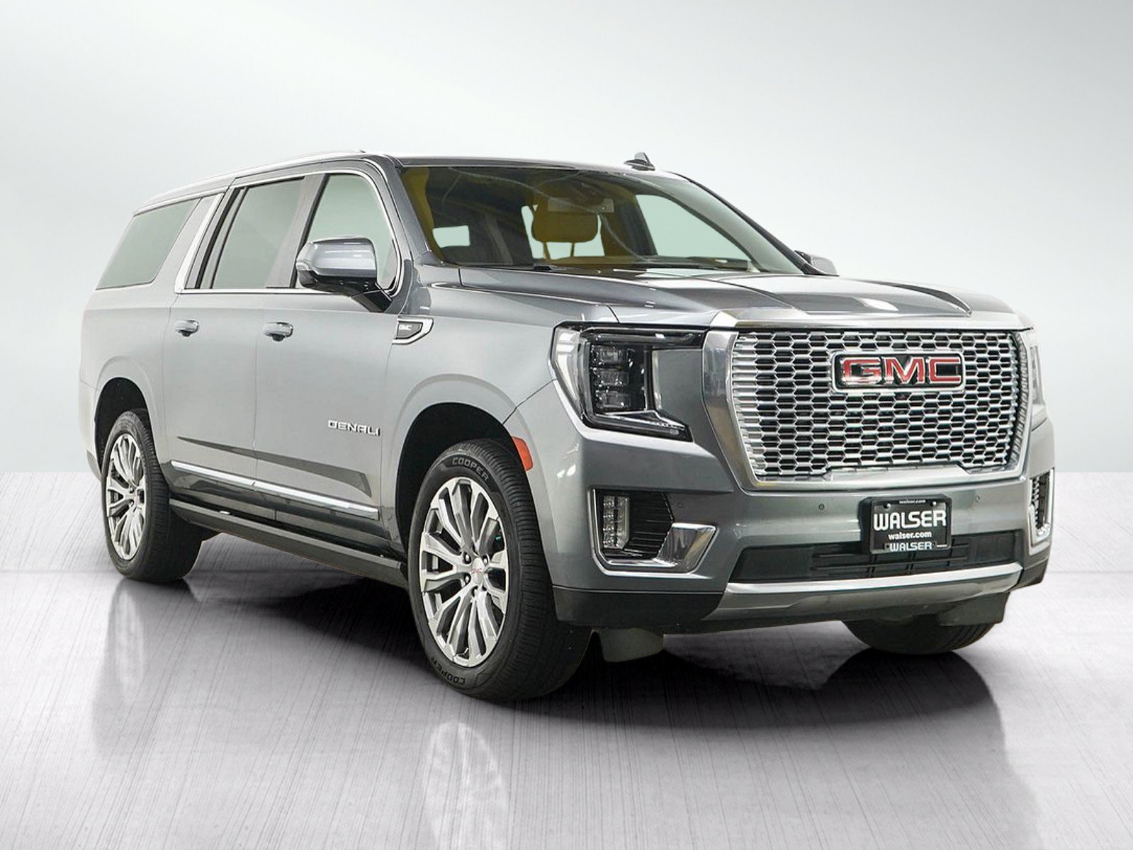 Used 2022 GMC Yukon XL Denali AWD/4WD image 7