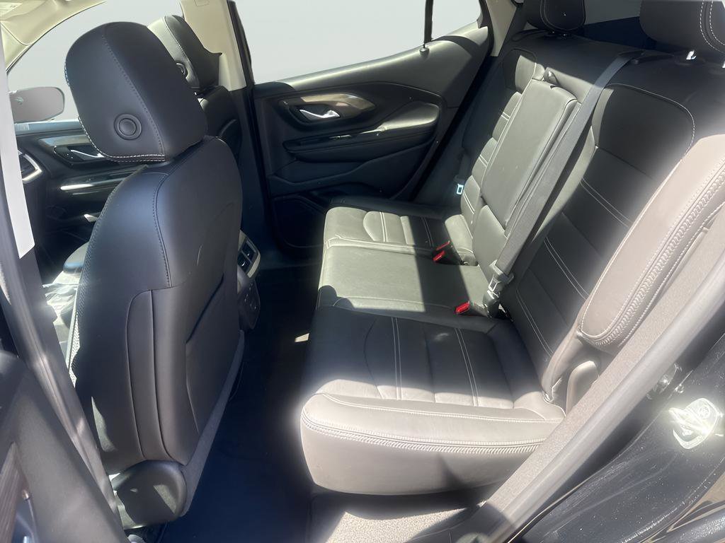 Used 2022 GMC Terrain Denali w/ Black Diamond Edition AWD/4WD image 9