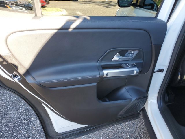 Used 2021 Mercedes-Benz GLB 250 4MATIC image 13