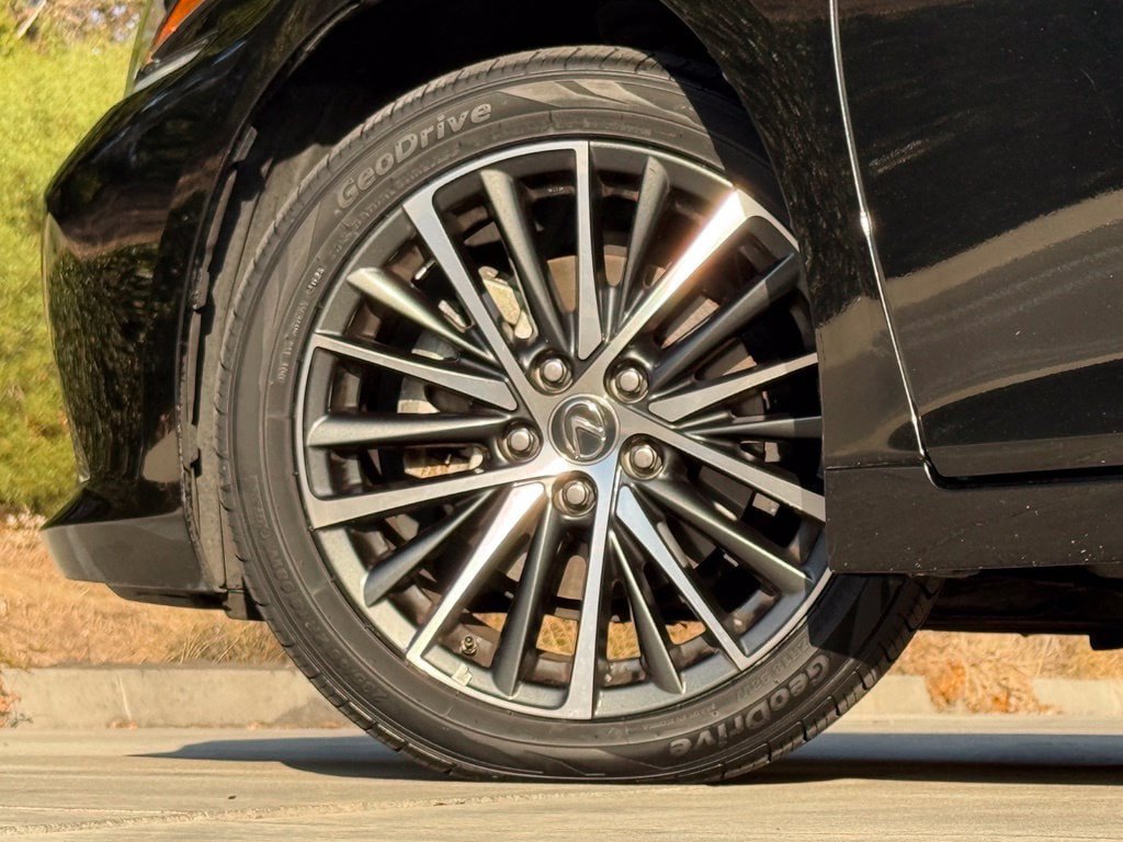 Certified 2025 Lexus ES 300h w/ Premium Package FWD image 9