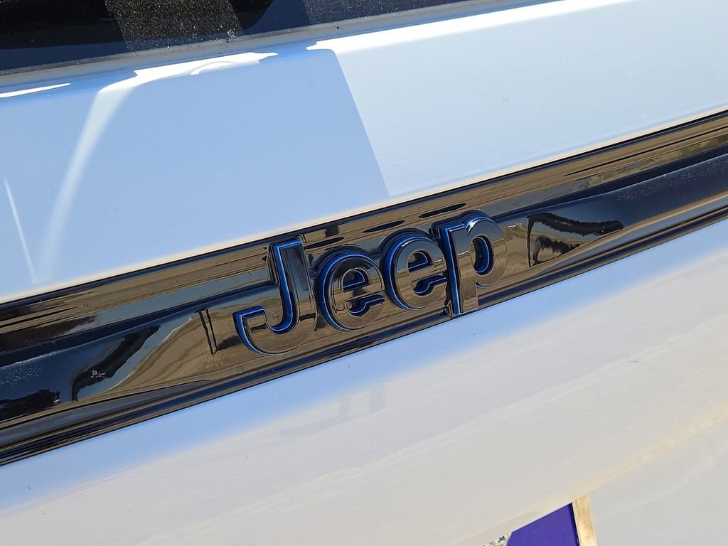 Used 2024 Jeep Grand Cherokee Trailhawk image 13