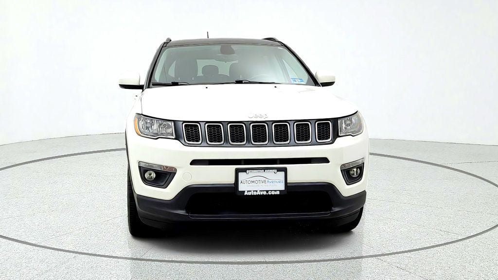 Used 2018 Jeep Compass Latitude AWD/4WD image 2