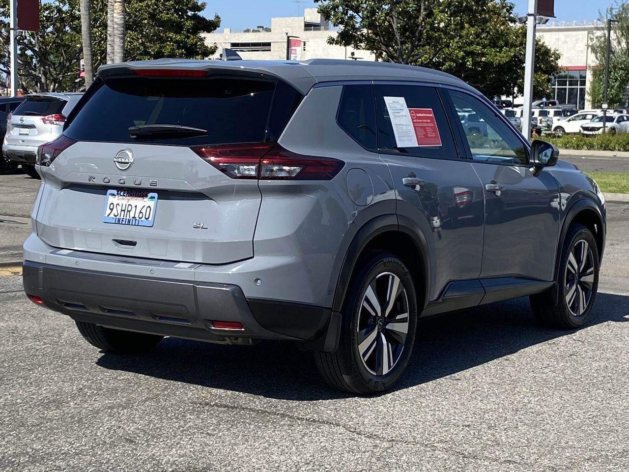 Certified 2025 Nissan Rogue SL w/ SL Premium Package FWD image 5