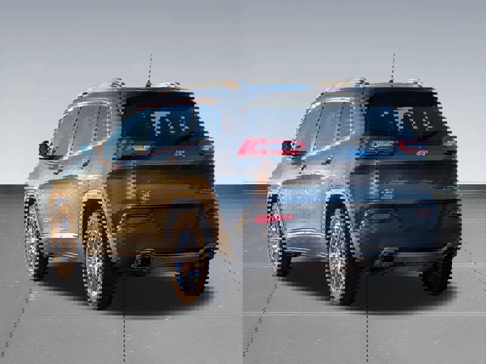 Used 2016 Jeep Cherokee Limited image 4