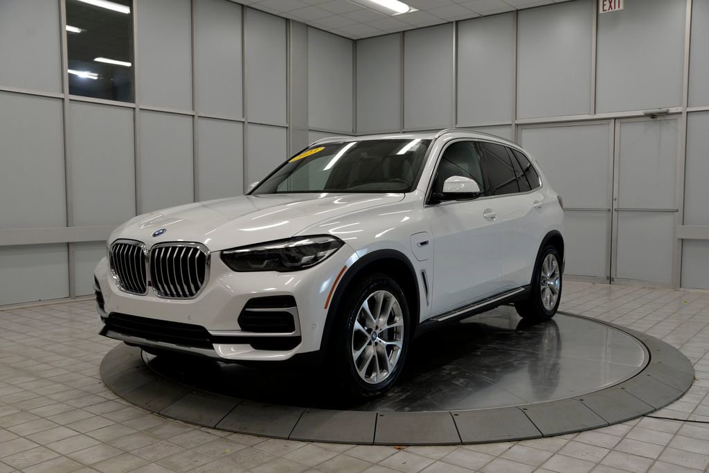 Used 2023 BMW X5 xDrive45e w/ Climate Comfort Package image 4