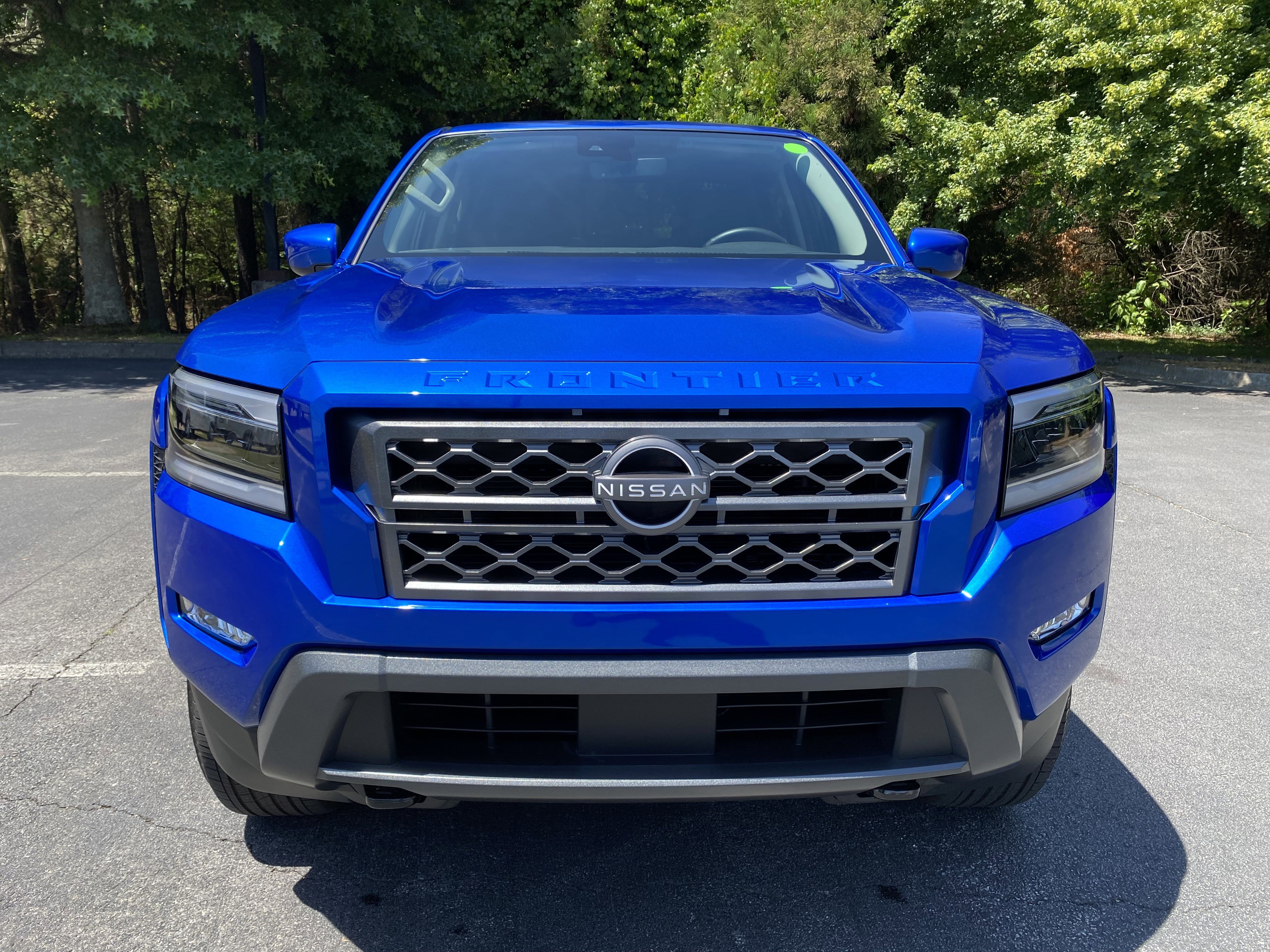 Used 2024 Nissan Frontier SL w/ Technology Package AWD/4WD image 3