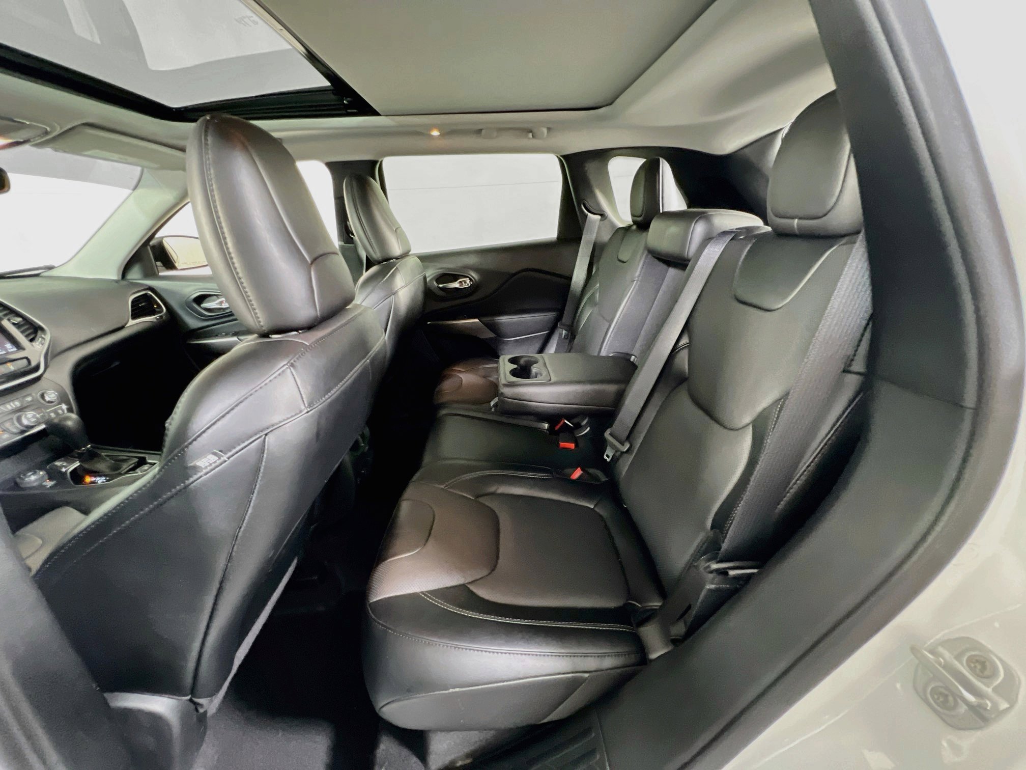 Used 2022 Jeep Cherokee Limited w/ Elite Package image 25