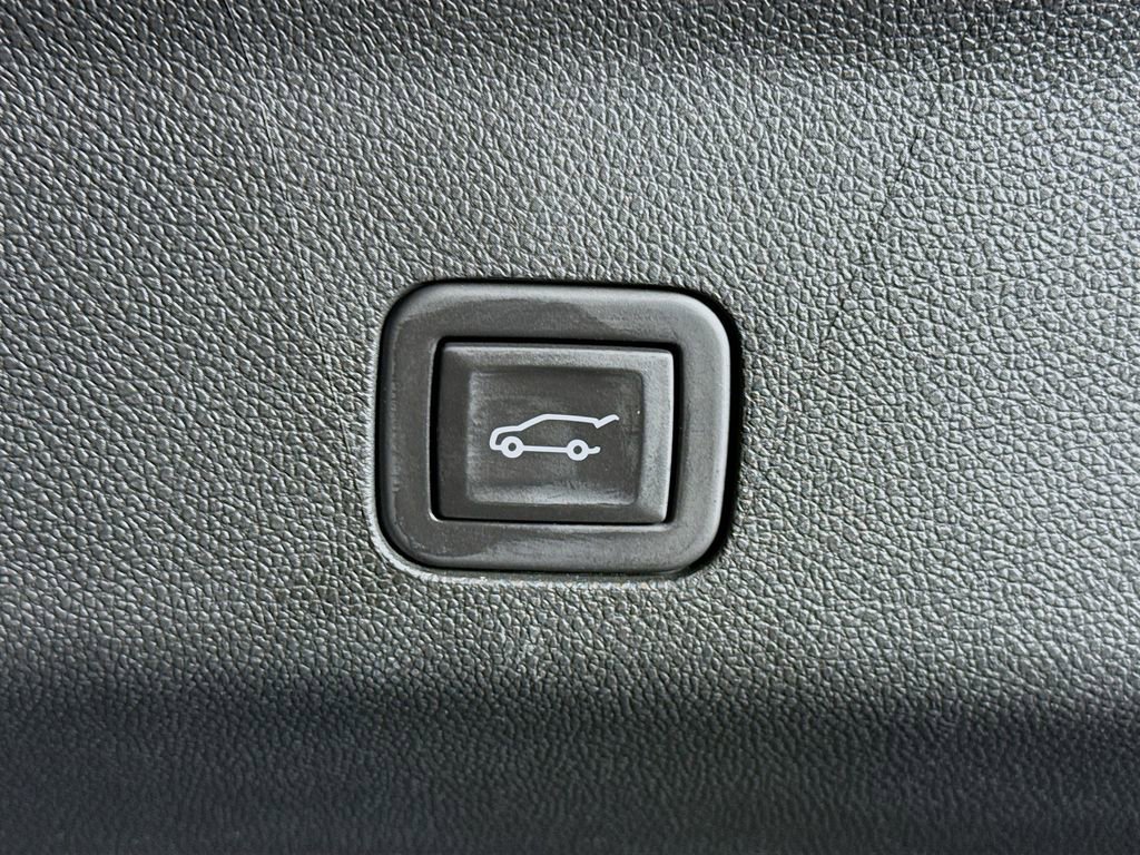 Used 2024 Chevrolet Tahoe Z71 w/ Z71 Off-Road Package image 32