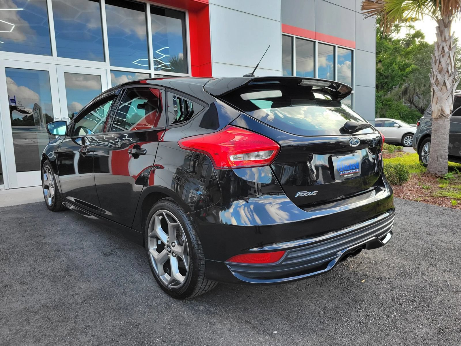 Used 2016 Ford Focus ST w/ Equipment Group 402A FWD image 6