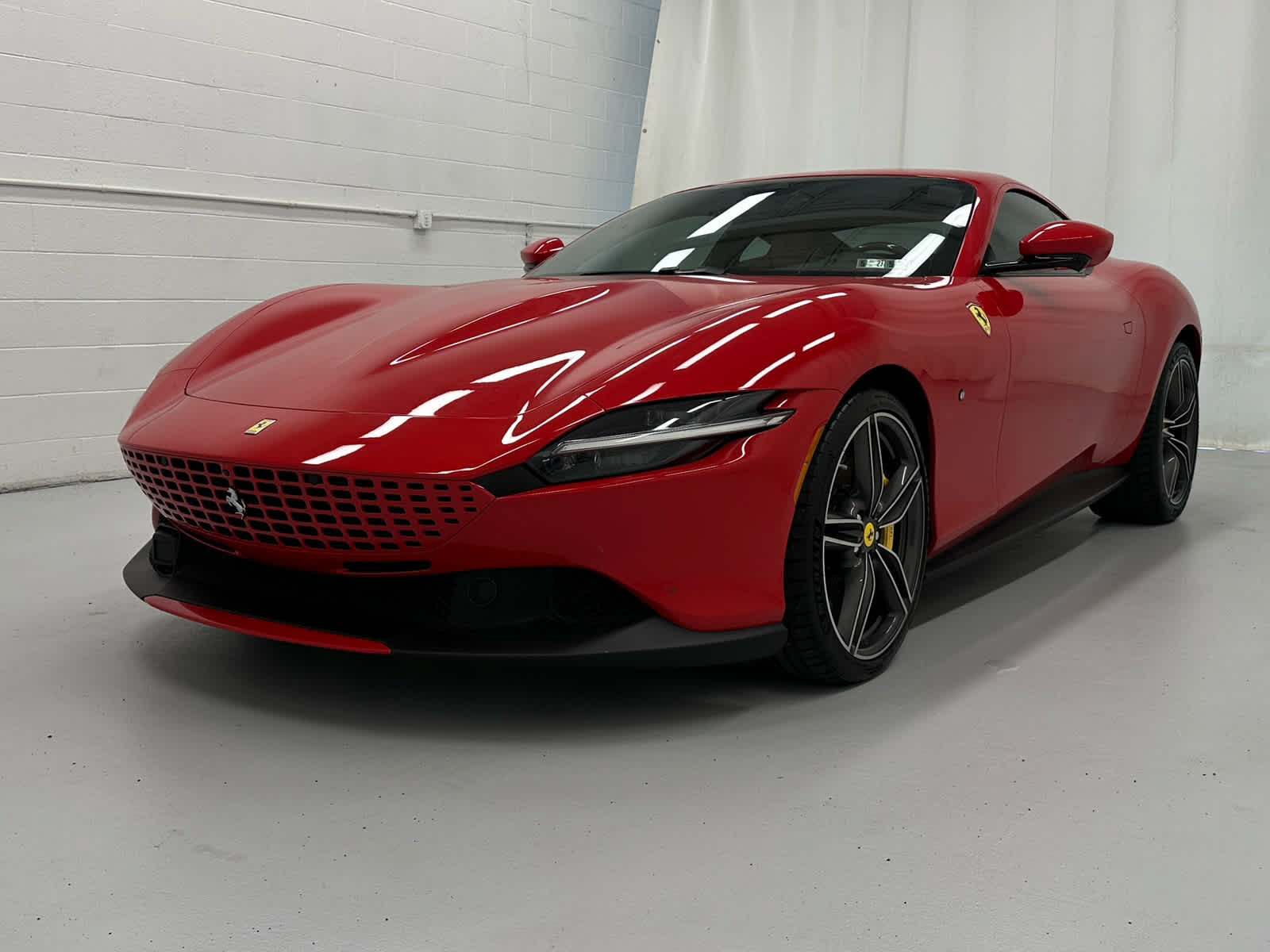 Used 2022 Ferrari Roma RWD image 4