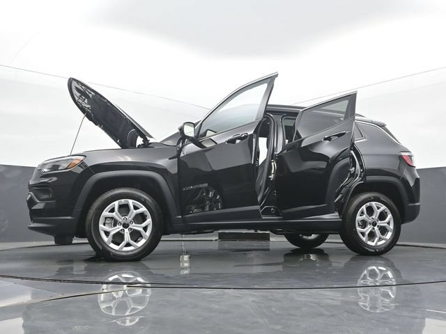 New 2025 Jeep Compass Latitude w/ Sun & Sound Group AWD/4WD image 59