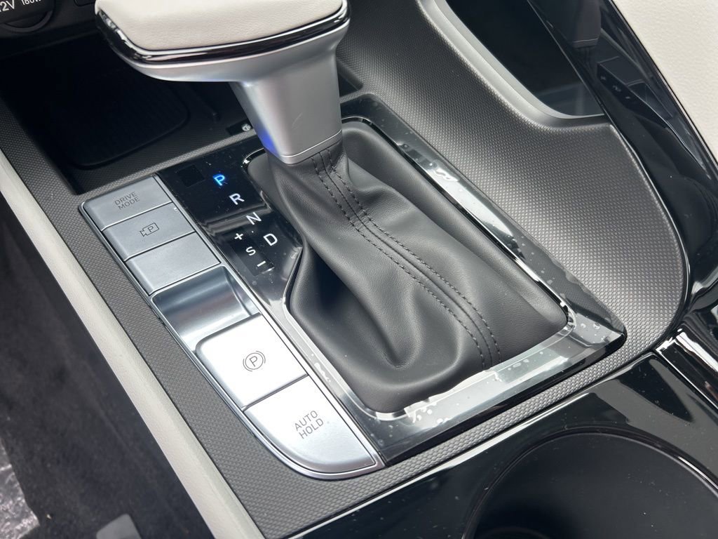 New 2026 Hyundai Elantra Limited image 17