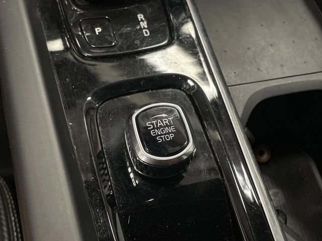 Used 2022 Volvo XC60 T8 Inscription w/ Advanced Package image 23