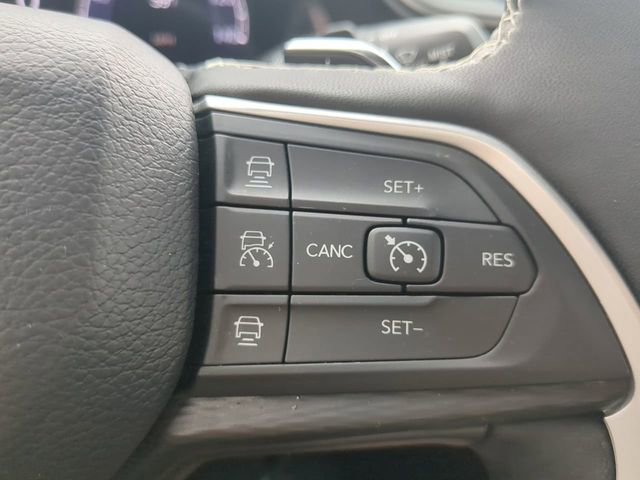 Used 2024 Jeep Grand Cherokee L Altitude image 25