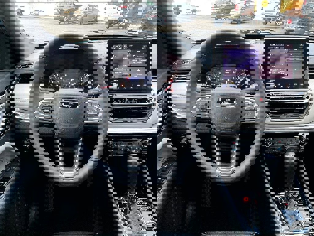 Used 2024 Jeep Compass Limited image 17