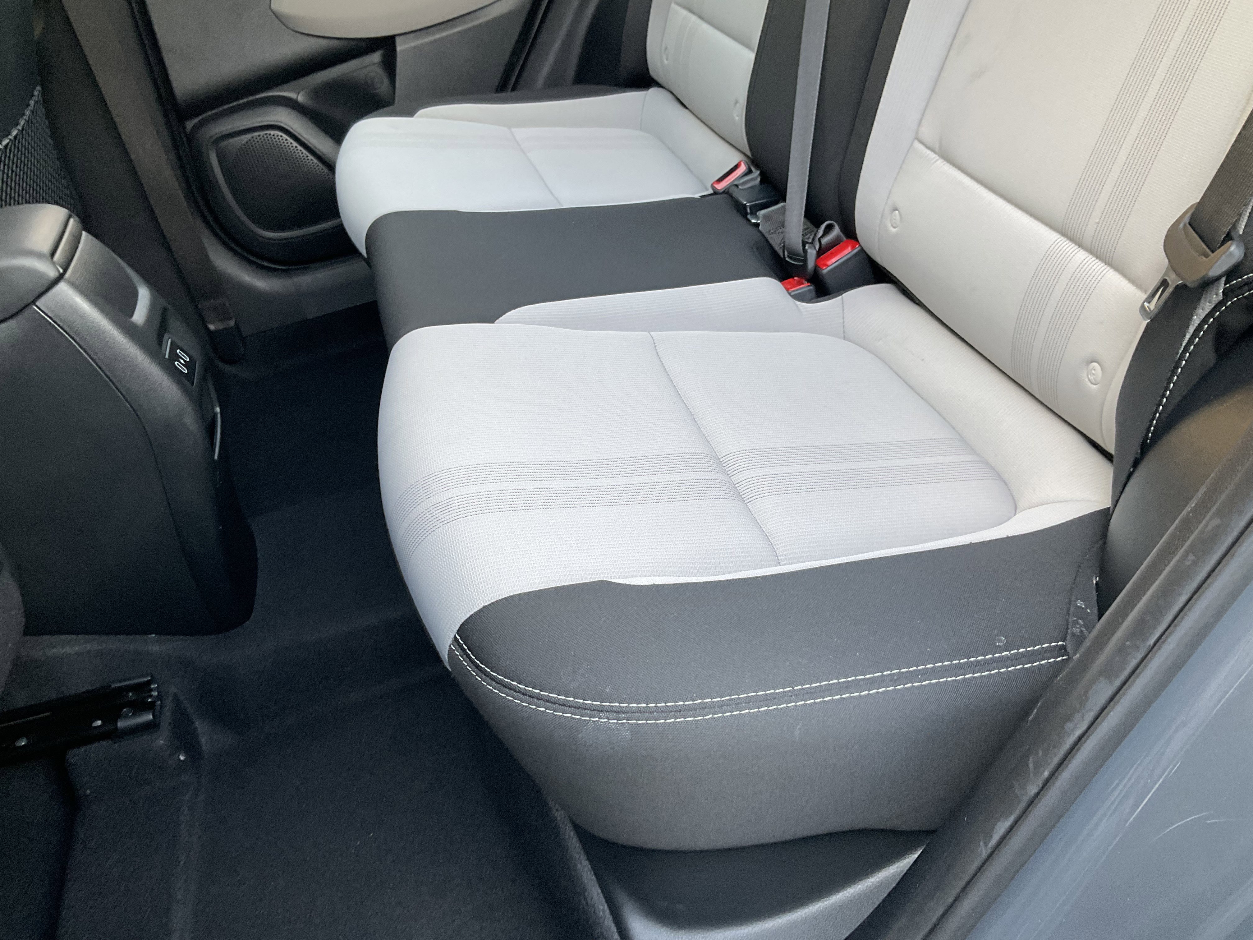Used 2025 Hyundai Venue SEL FWD image 35