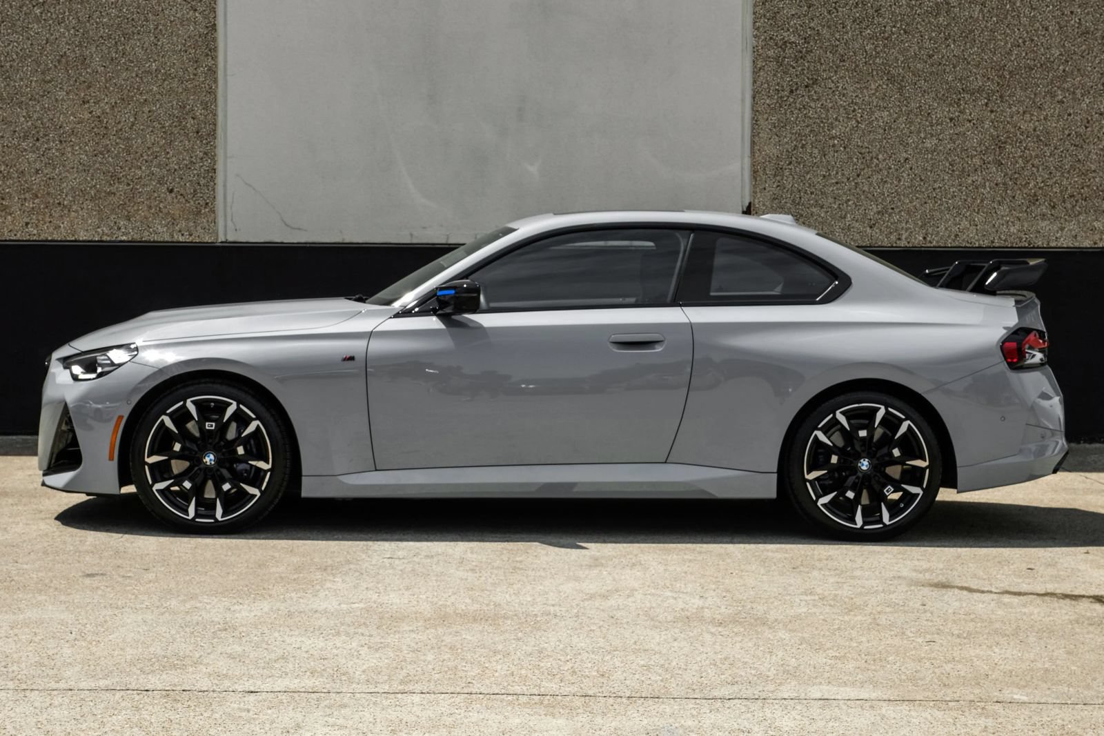 Used 2025 BMW M240i xDrive Coupe w/ Parking Assistance Package AWD/4WD image 11