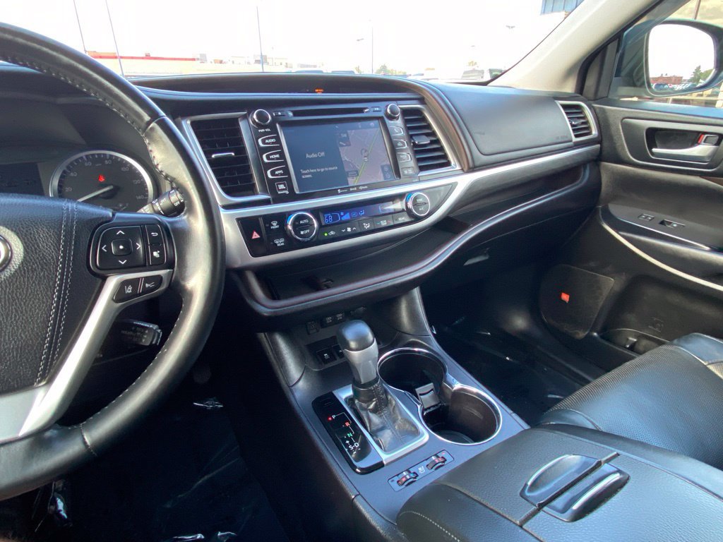 Used 2018 Toyota Highlander Limited w/ Protection Package #3 AWD/4WD image 27