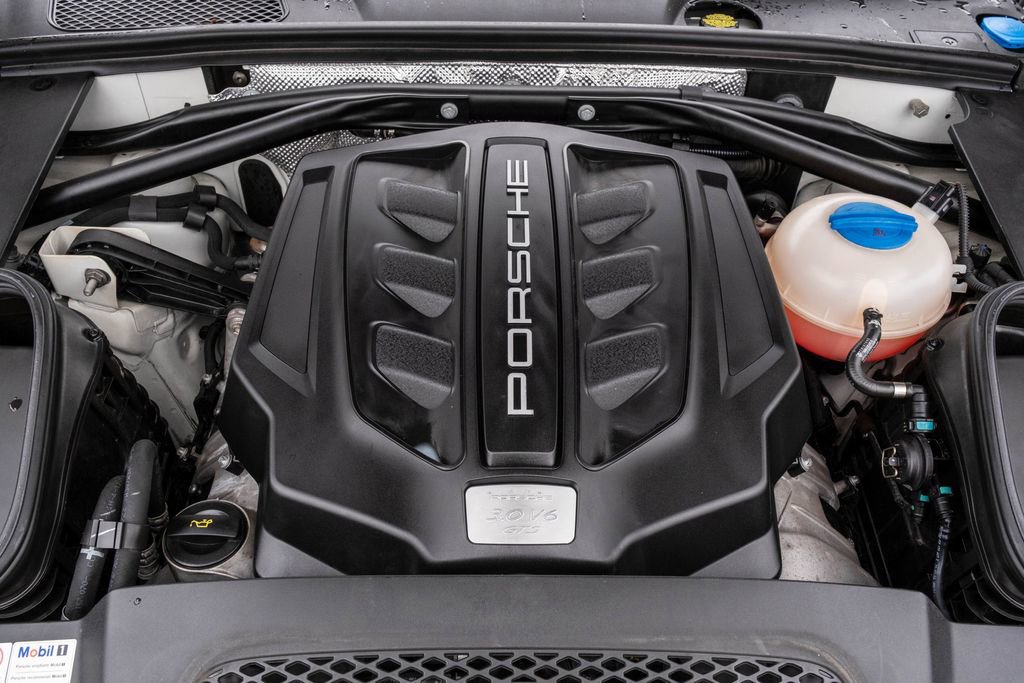 Used 2017 Porsche Macan GTS image 37