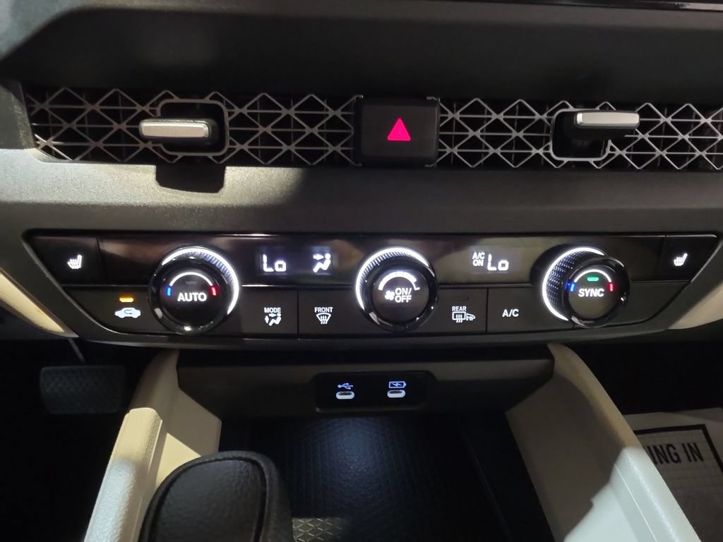 Certified 2025 Honda Accord SE image 17