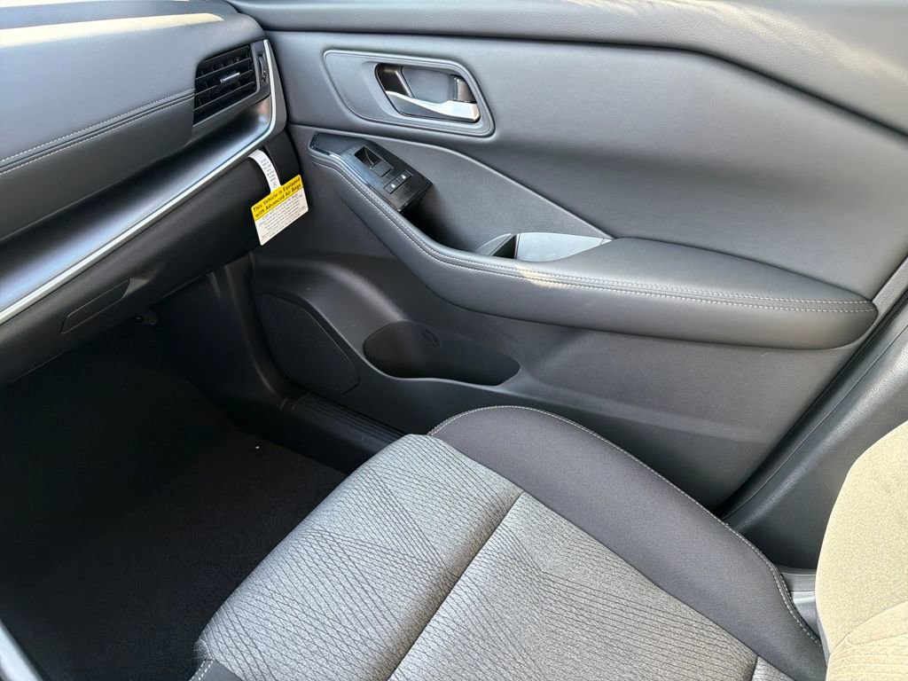 New 2026 Nissan Rogue SV image 27