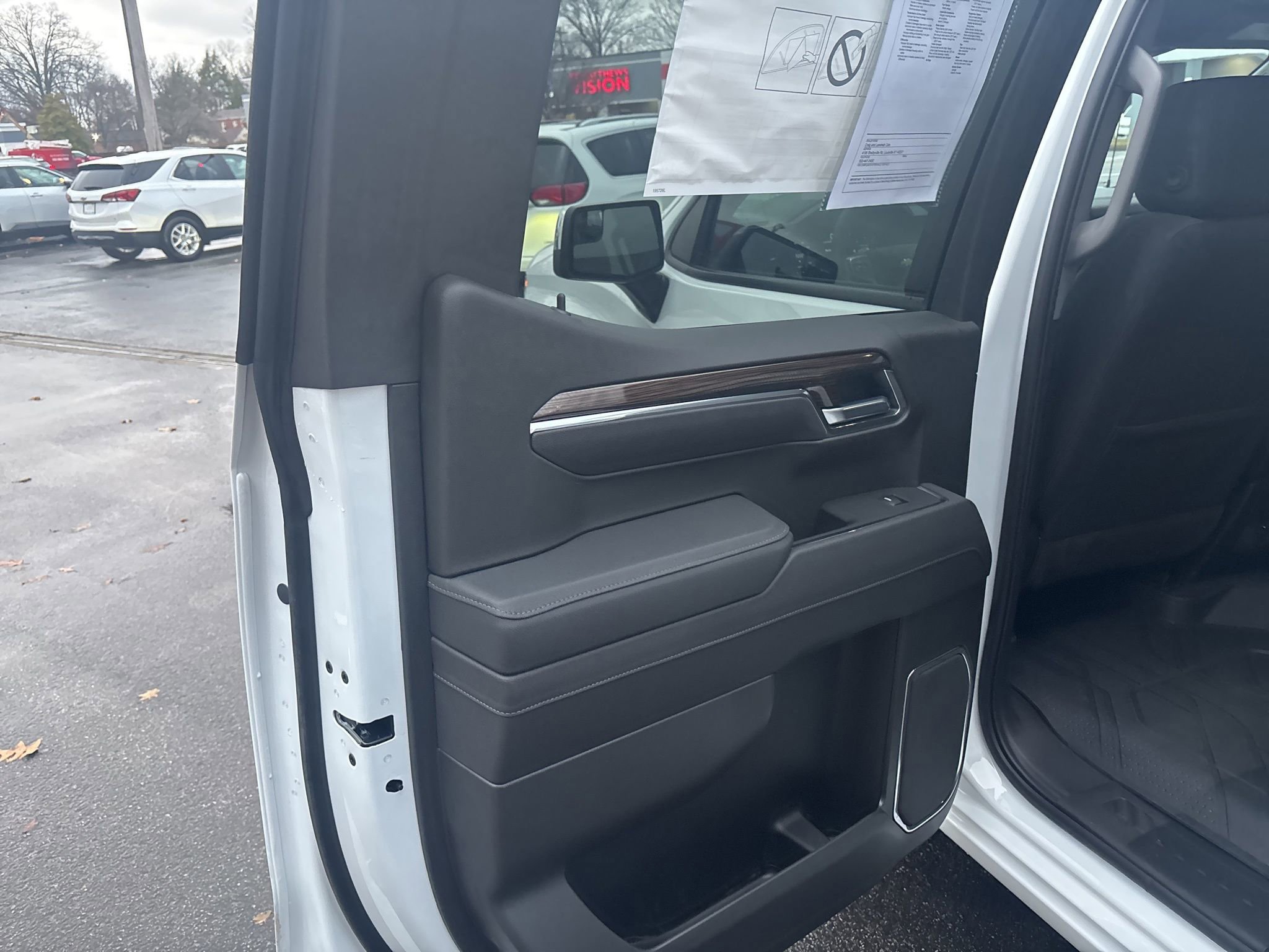 Used 2025 Chevrolet Silverado 1500 LT w/ Protection Package AWD/4WD image 22