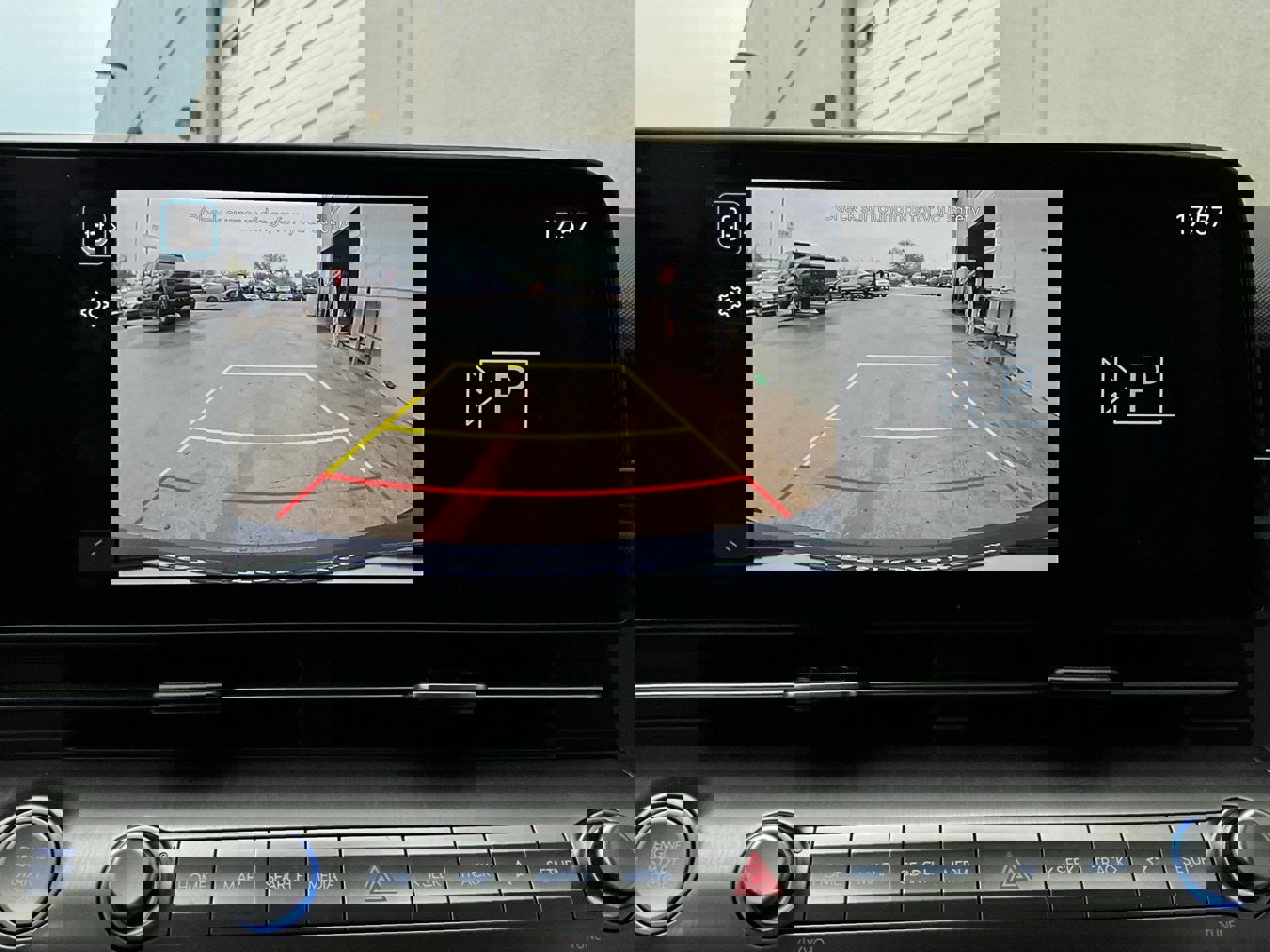 Used 2025 Hyundai Kona SEL image 33