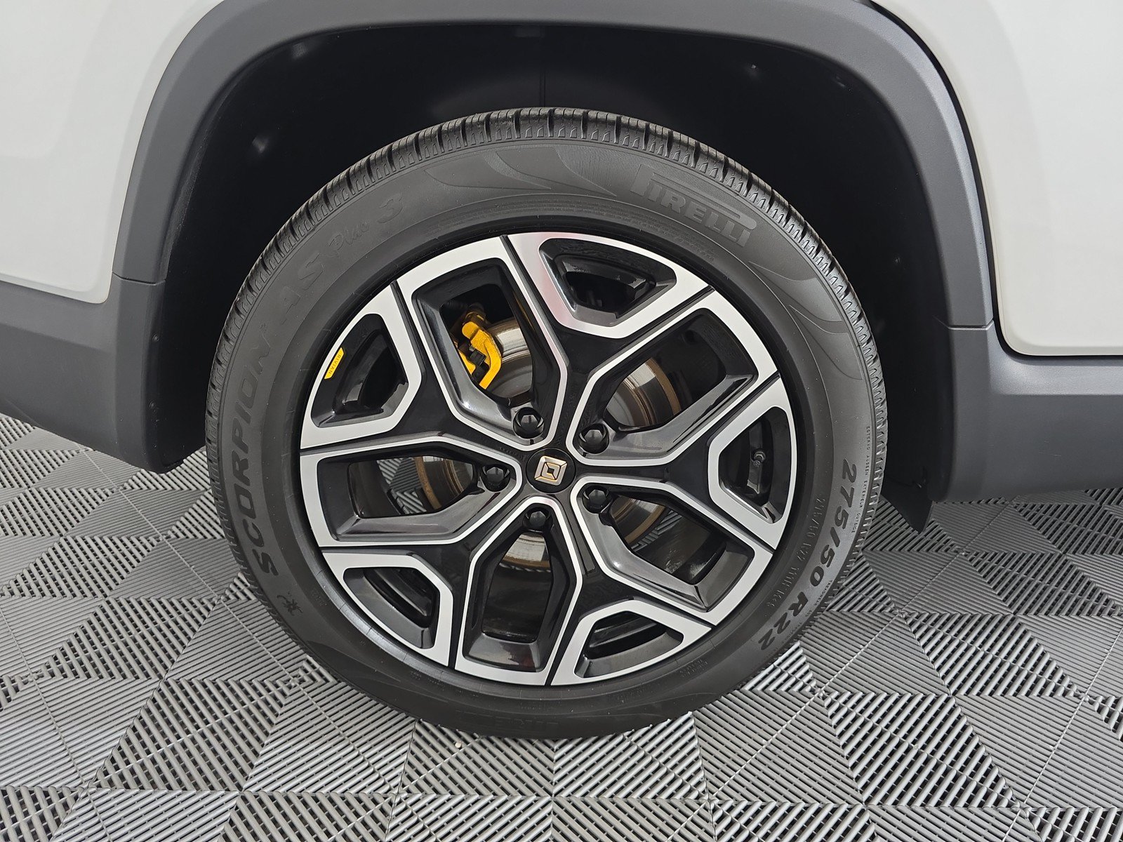 Used 2024 Rivian R1T Adventure AWD/4WD image 12