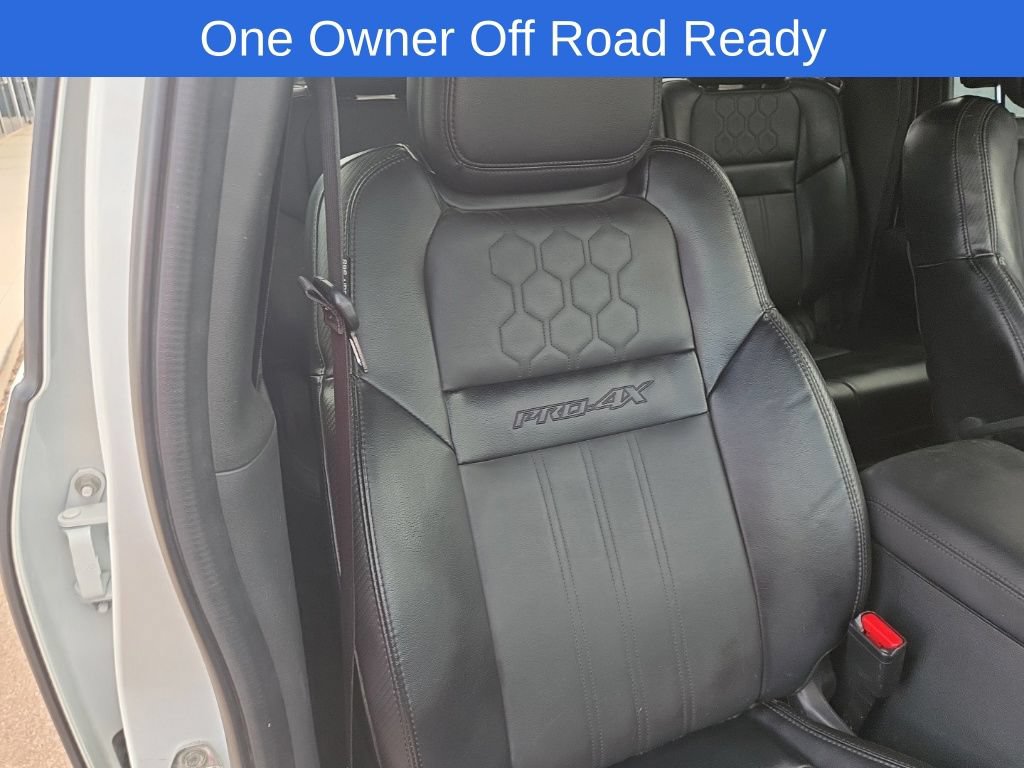 Used 2022 Nissan Frontier PRO-4X w/ Pro-4X Premium Package AWD/4WD image 17