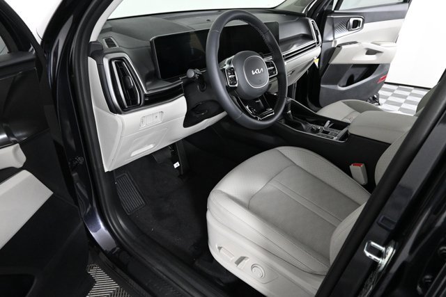 New 2025 Kia Sorento S image 16