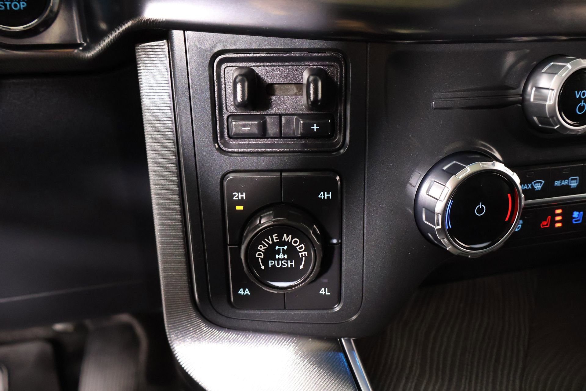 Used 2022 Ford F150 Platinum w/ Equipment Group 701A High image 9