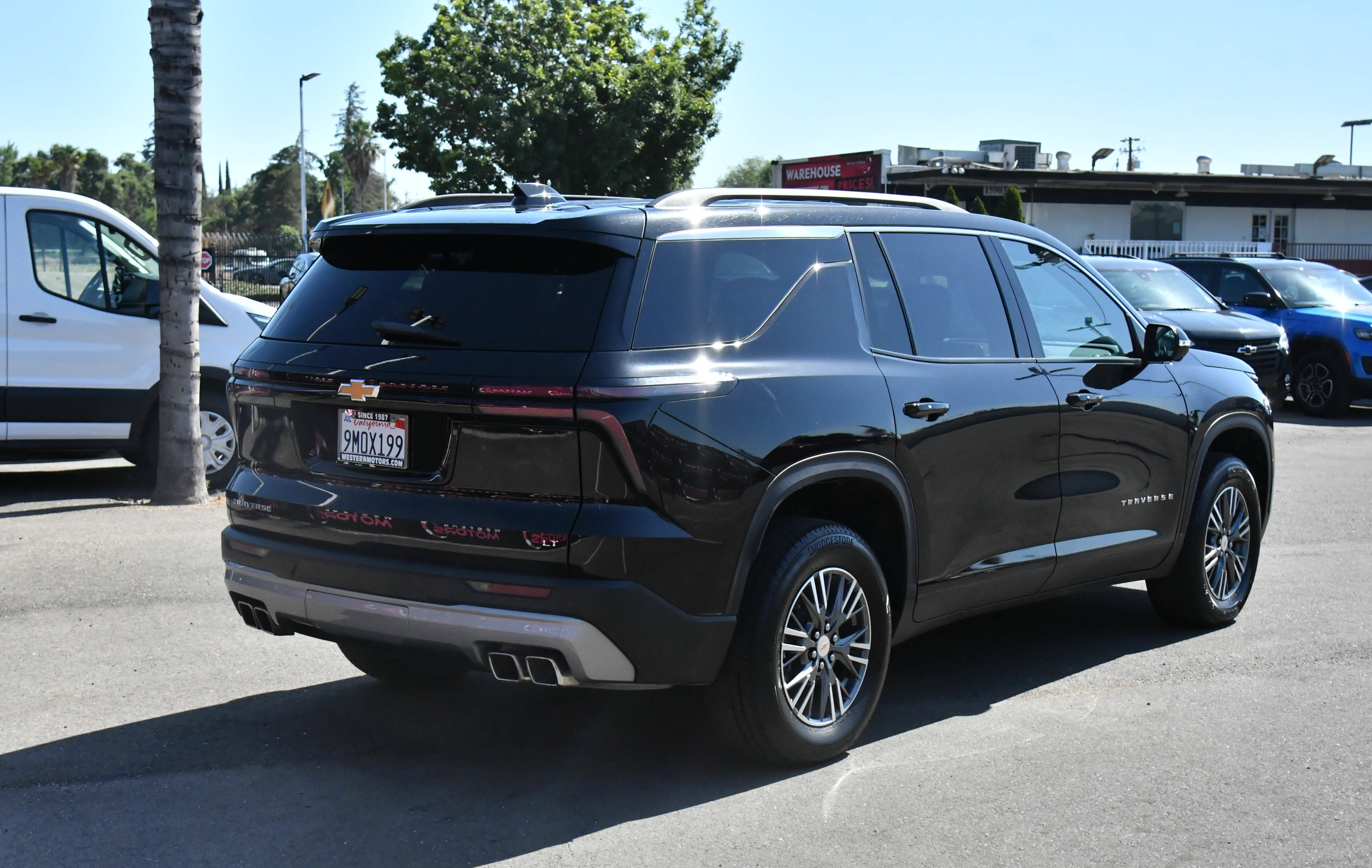 Used 2024 Chevrolet Traverse LT FWD image 8