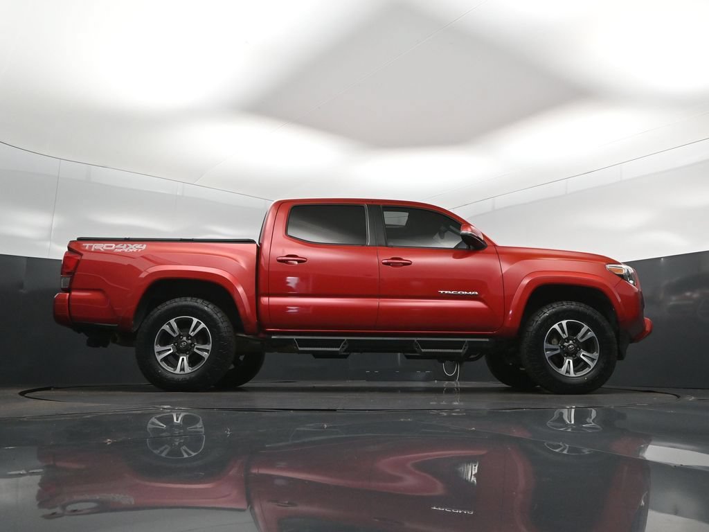 Used 2017 Toyota Tacoma TRD Sport w/ Premium & Technology Package AWD/4WD image 45