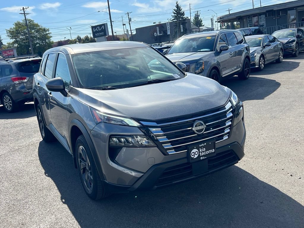 Used 2024 Nissan Rogue SV AWD/4WD image 7