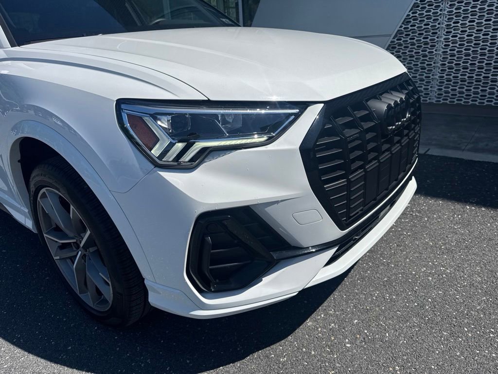 Certified 2025 Audi Q3 2.0T Premium w/ Convenience Package AWD/4WD image 8