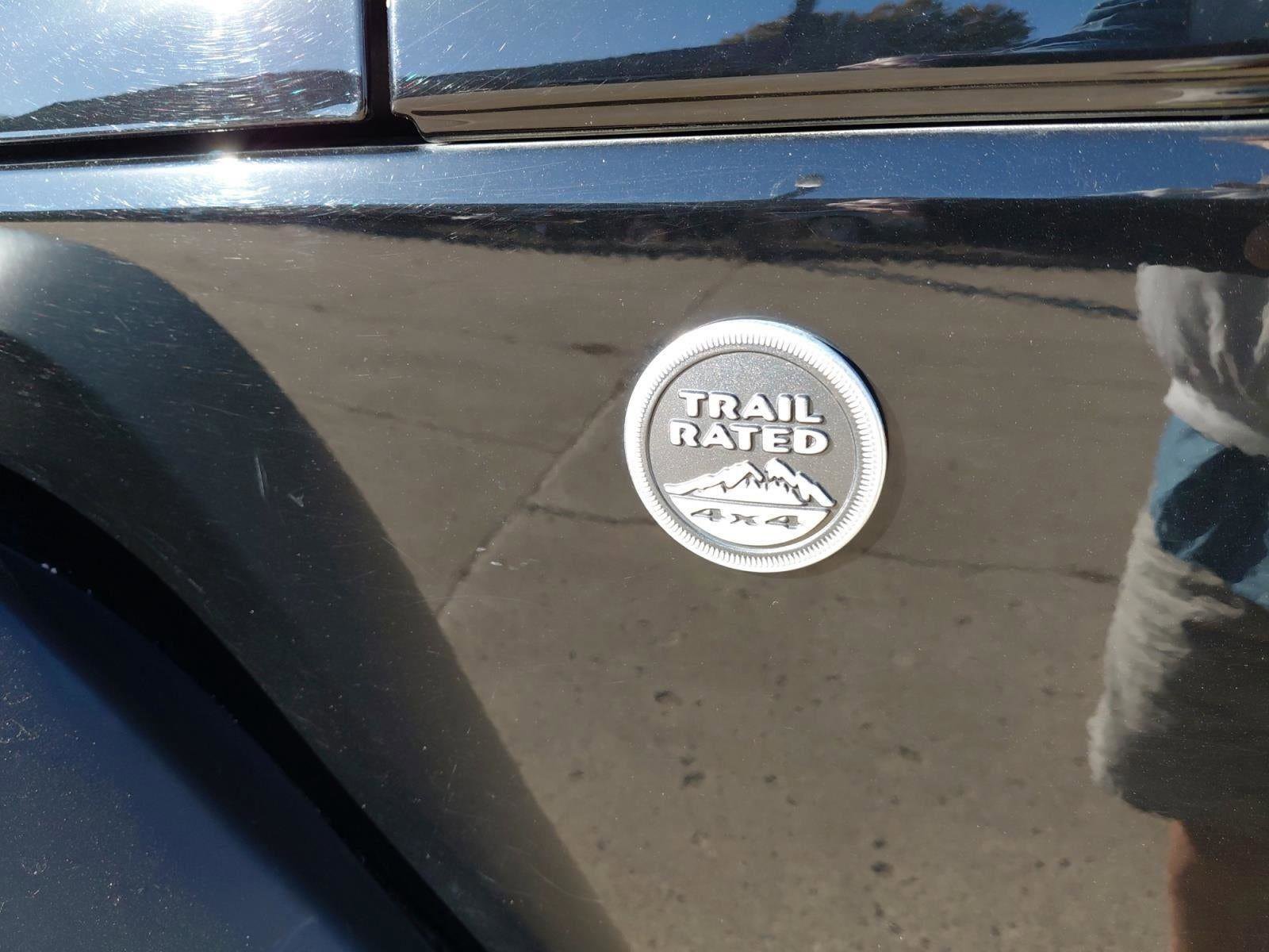 Used 2018 Jeep Wrangler Unlimited Sahara image 33