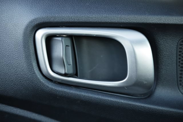 Used 2025 Hyundai Venue SEL FWD image 16