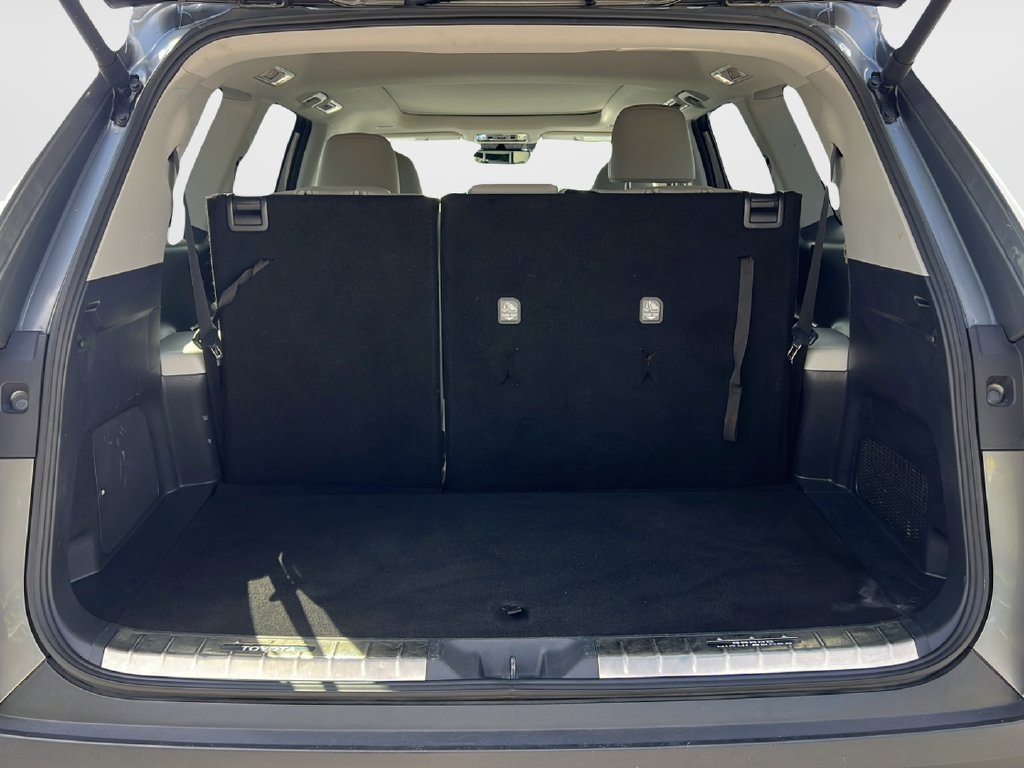 Used 2025 Toyota Grand Highlander AWD image 9
