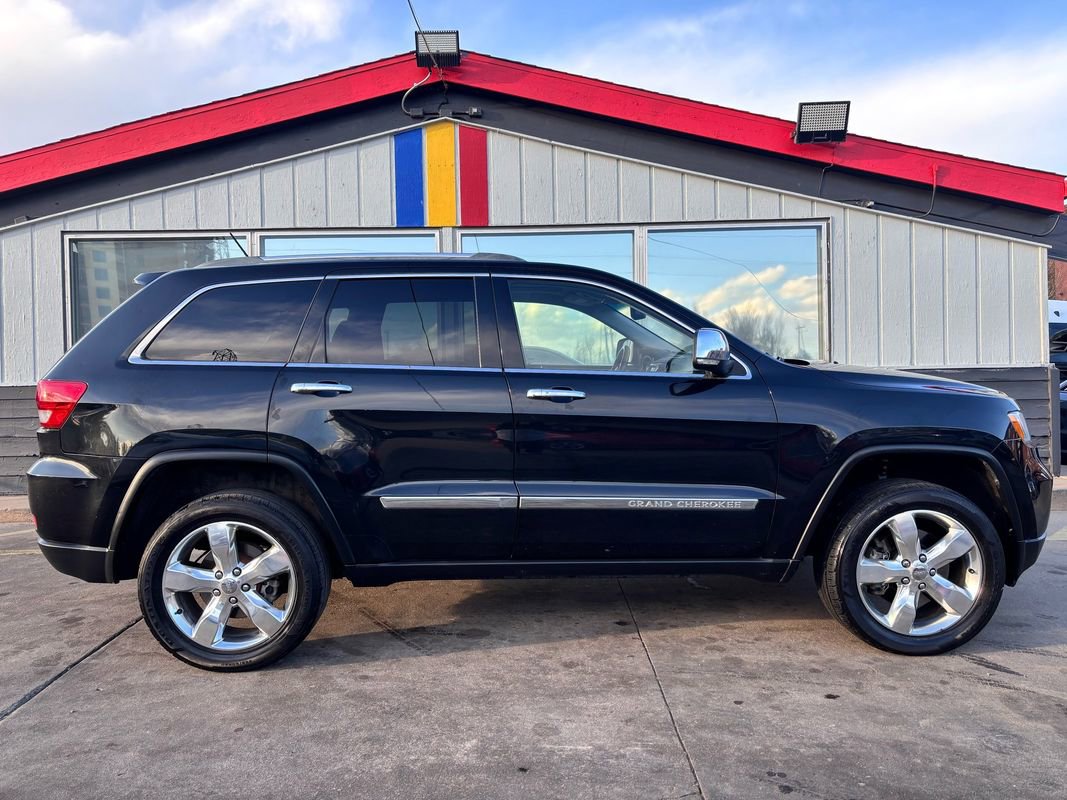 Used 2012 Jeep Grand Cherokee Overland image 3