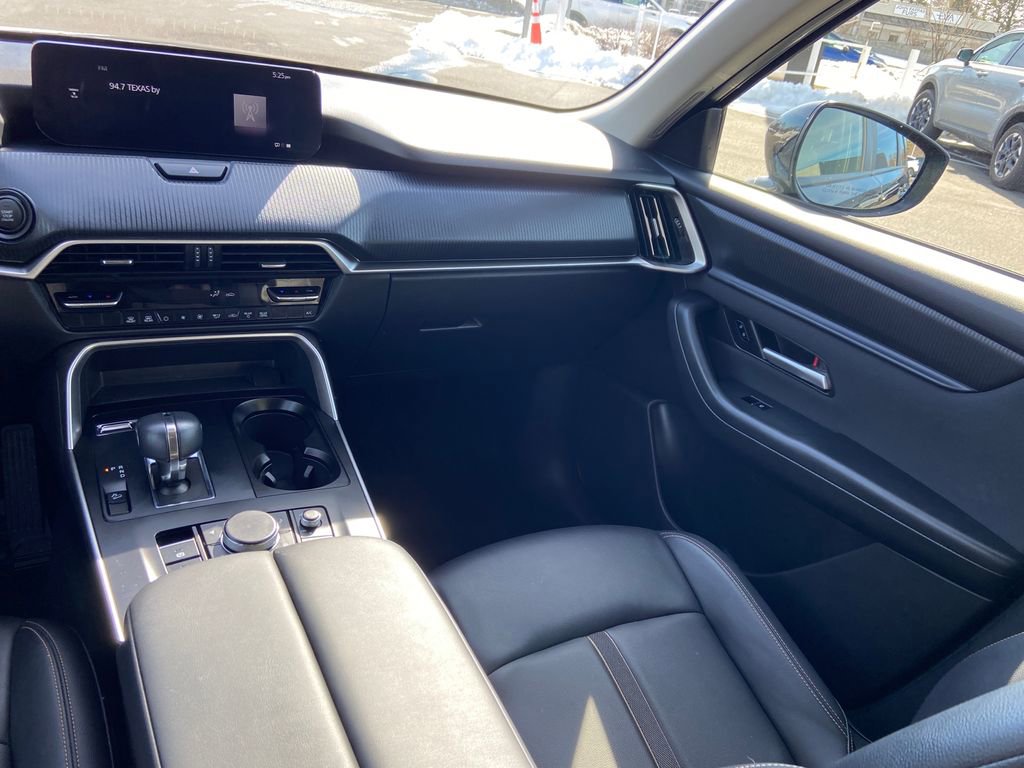 Used 2025 MAZDA CX-90 3.3 Turbo w/ Select Package image 13