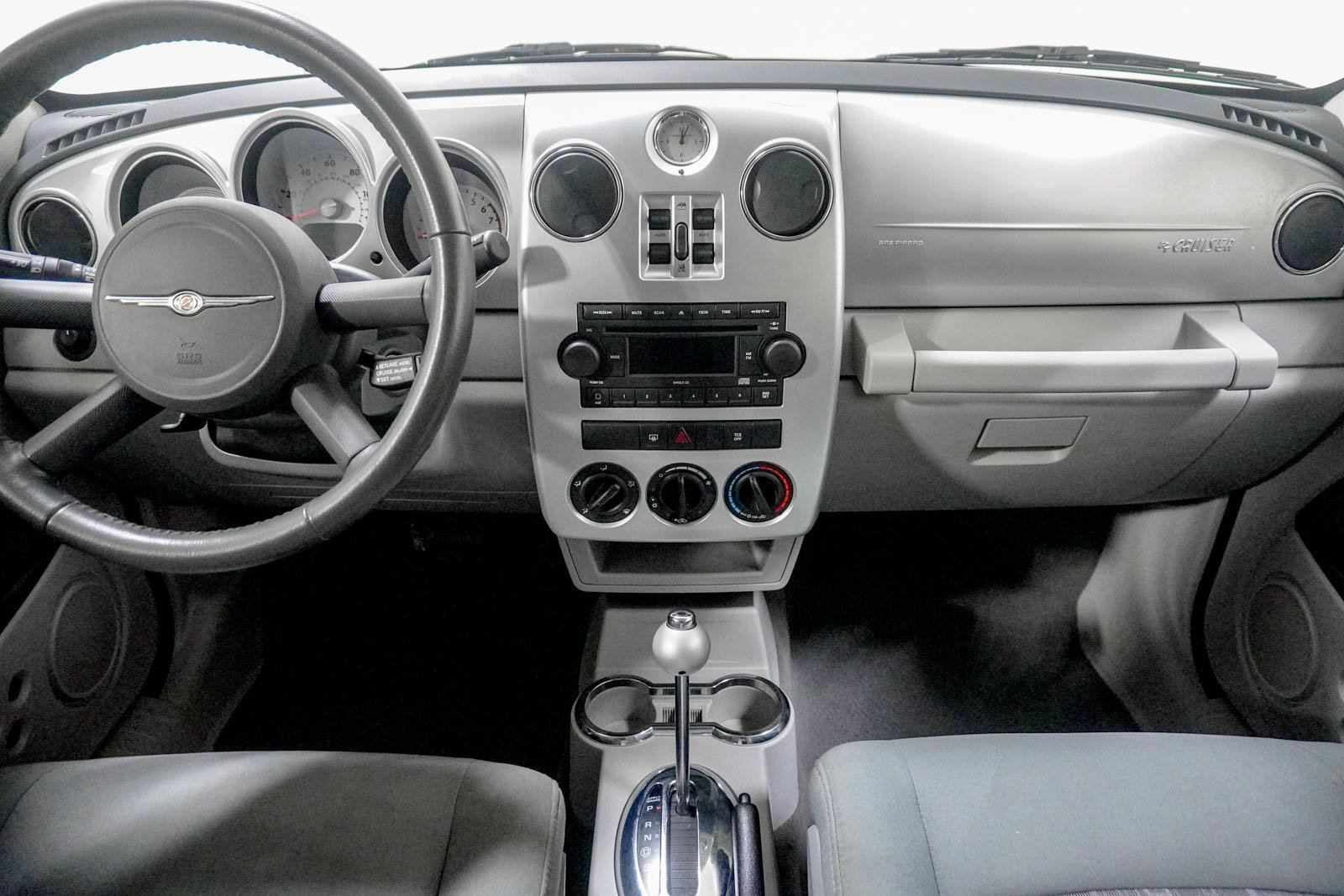 Used 2010 Chrysler PT Cruiser FWD image 22
