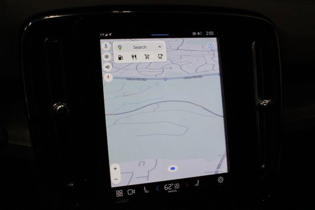 Used 2025 Volvo XC40 B5 Plus image 7