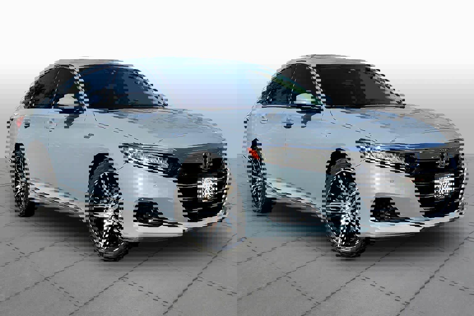 Used 2021 Honda Accord Touring image 2