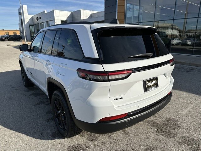 New 2025 Jeep Grand Cherokee Altitude image 8