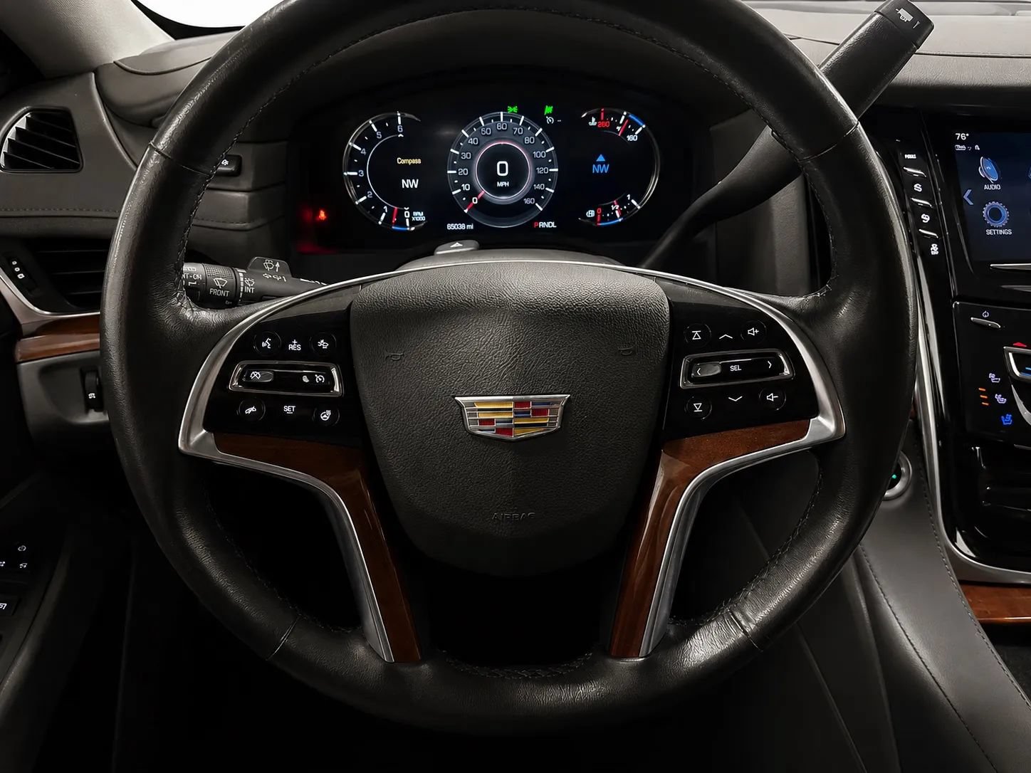 Used 2020 Cadillac Escalade ESV Luxury AWD/4WD image 31