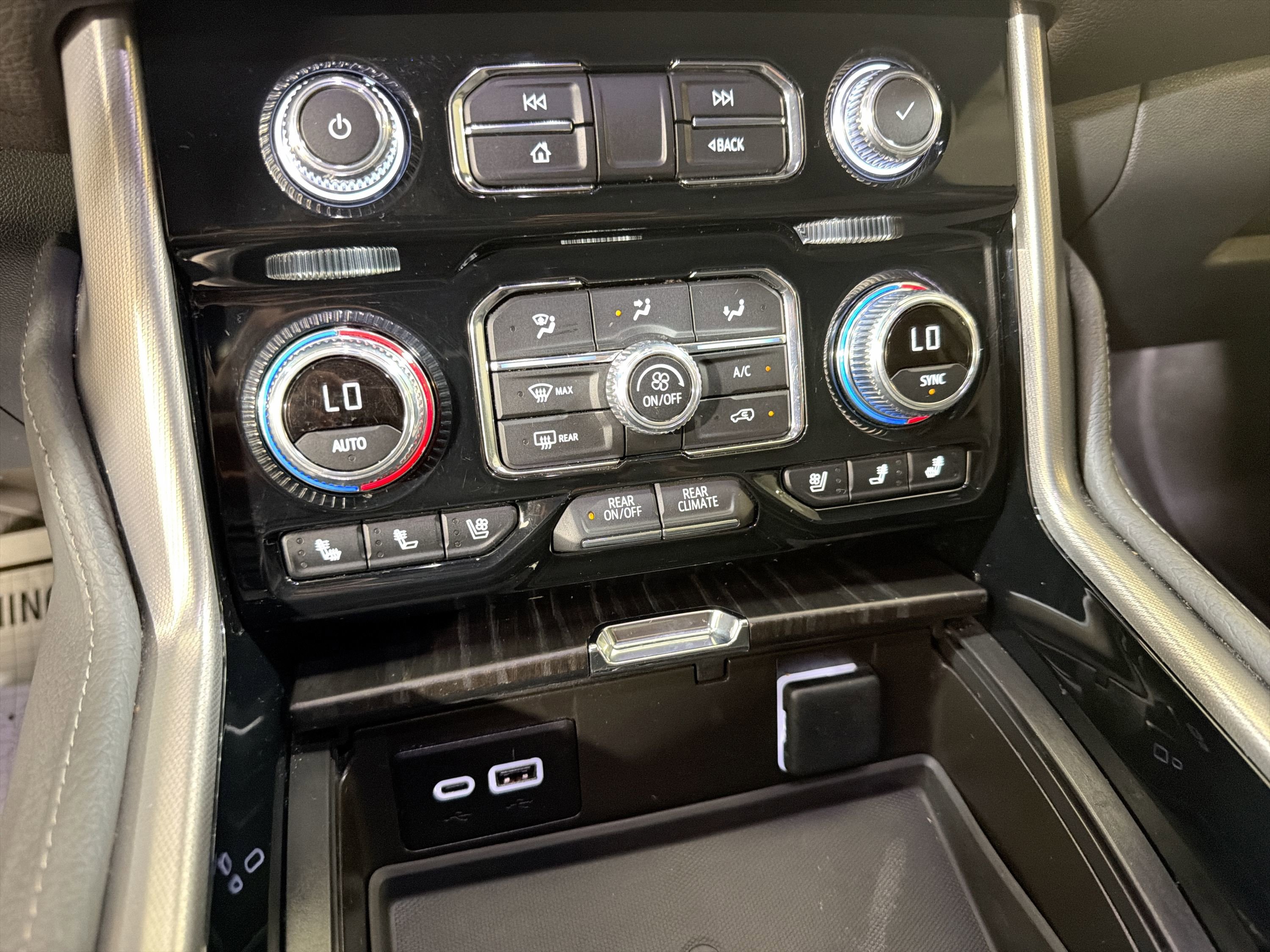 Used 2023 GMC Yukon XL Denali AWD/4WD image 20