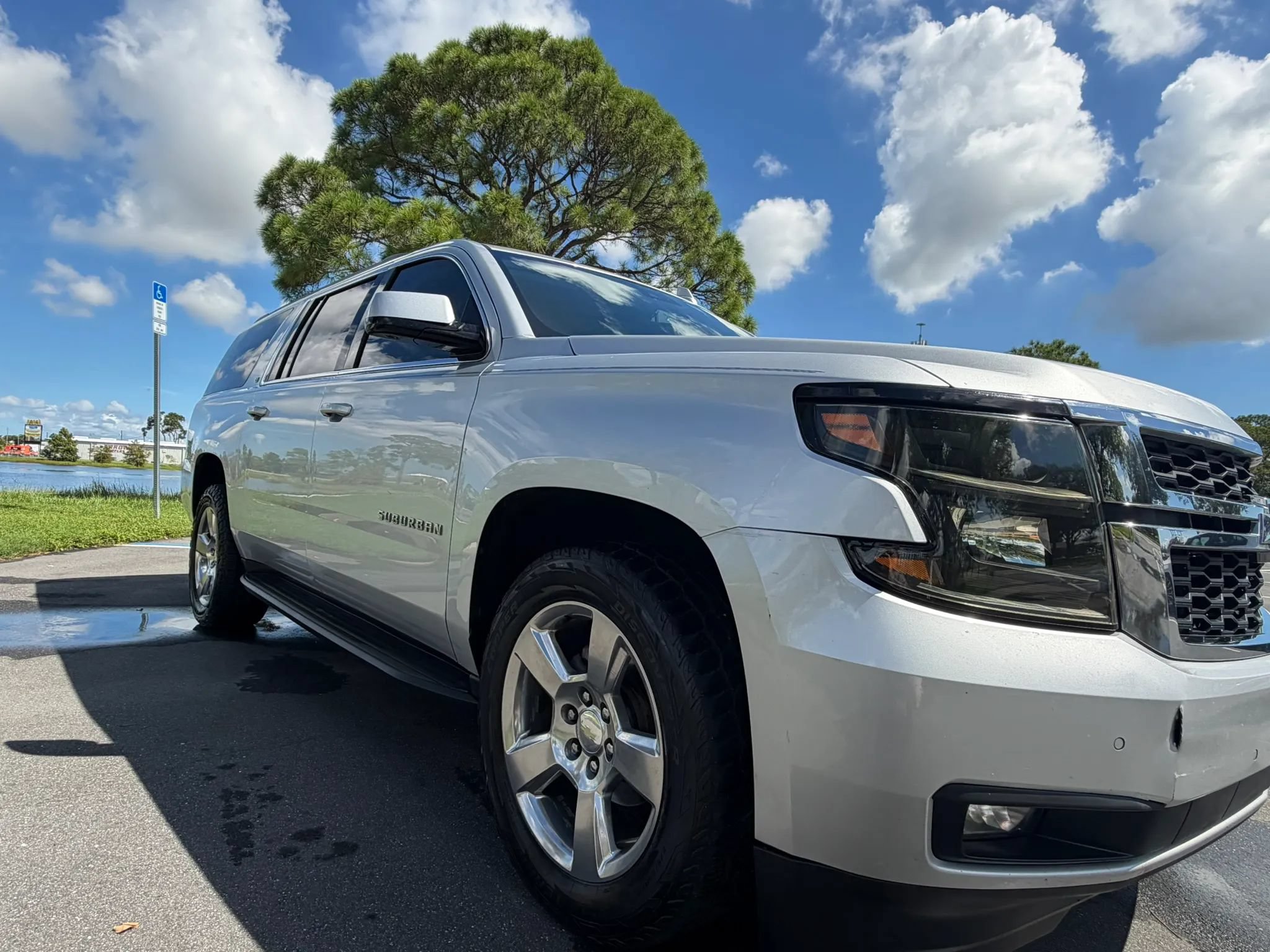 Used 2017 Chevrolet Suburban LT AWD/4WD image 5